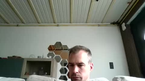 loonelyy online show from 3, 5, 2026