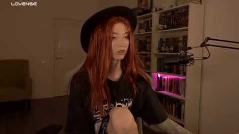 loony_moony online show from 9, 7, 2026