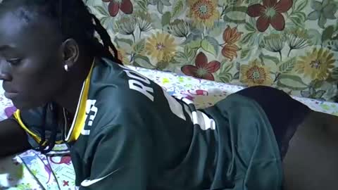 lora_amor online show from 23, 4, 2026