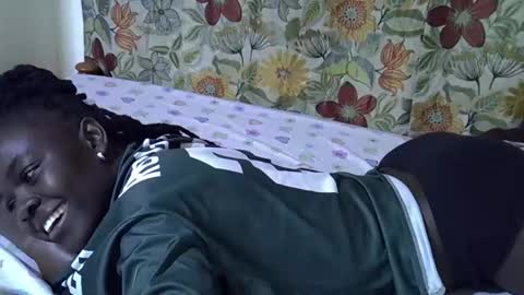 lora_amor online show from 25, 4, 2026