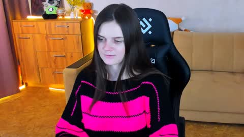 Lora Cain online show from 9, 12, 2024