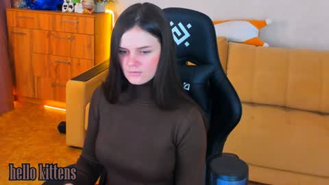 Lora Cain online show from 16, 12, 2024