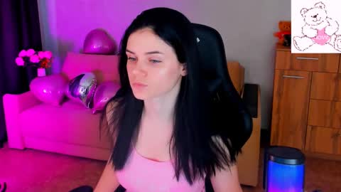 Lora Cain online show from 16, 2, 2025