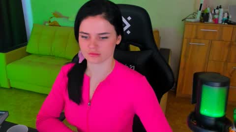 Lora Cain online show from 9, 3, 2025