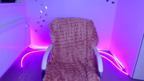 Lora online show from 2, 2, 2026