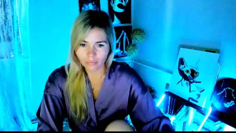 Lora online show from 9, 7, 2026