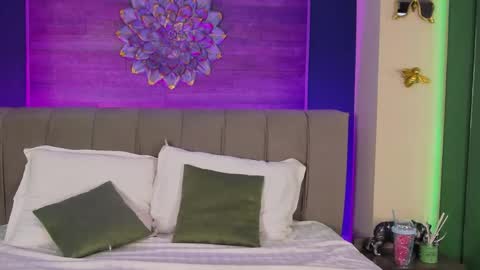 Lora online show from 26, 4, 2026