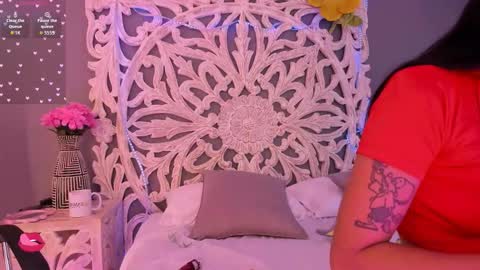 loraineblake online show from 5, 3, 2026