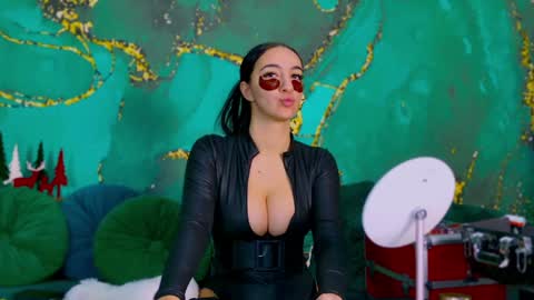 Snapshot of lorawarnner chatting on 23, 12, 2024 Miss online show from 23, 12, 2024