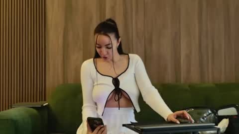 Snapshot of lorawarnner chatting on 2, 3, 2025 Miss online show from 2, 3, 2025