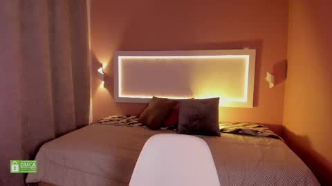 Deborah Daz online show from 4, 3, 2025