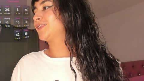 lore_rey online show from 22, 1, 2025