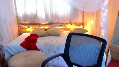 Snapshot of loreaniss chatting on 29, 10, 2025 loreanis online show from 29, 10, 2025