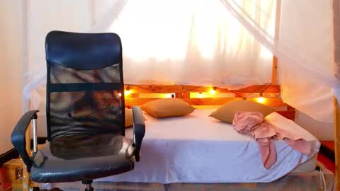 loreanis online show from 13, 2, 2026