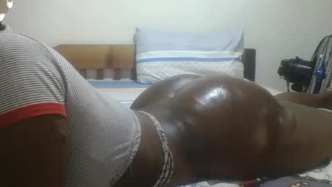 Snapshot of loreencutie chatting on 8, 10, 2025 loreen online show from 8, 10, 2025