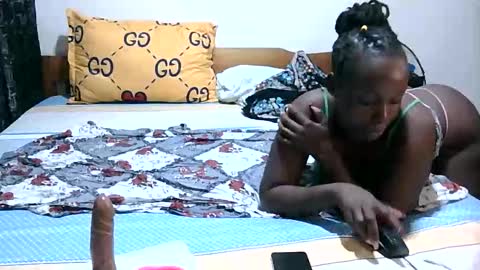 Snapshot of loreencutie chatting on 17, 11, 2025 loreen online show from 17, 11, 2025