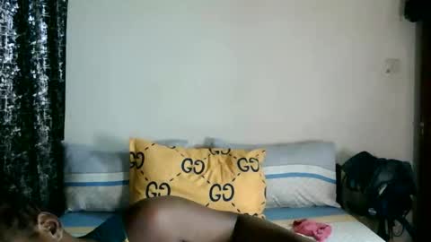 Snapshot of loreencutie chatting on 24, 11, 2025 loreen online show from 24, 11, 2025