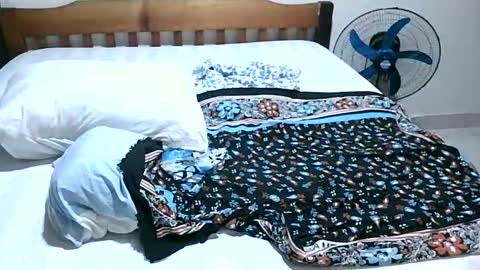 Snapshot of loreencutie chatting on 3, 12, 2025 loreen online show from 3, 12, 2025