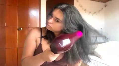 lorem_adams online show from 17, 6, 2026