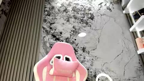 Doll Queen online show from 7, 2, 2026