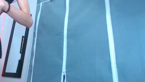 lorenferriso_1 online show from 8, 3, 2026