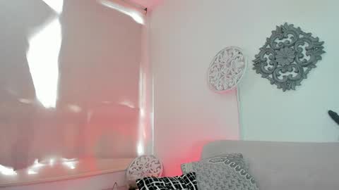 L O R E N online show from 3, 2, 2025