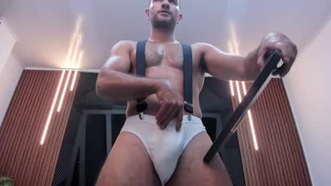  L O R E N Z O  Thumbs Up help  online show from 11, 3, 2025