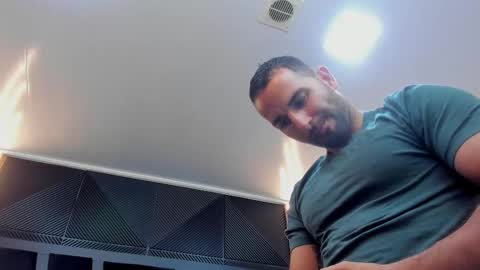  L O R E N Z O  Thumbs Up help  online show from 17, 10, 2025