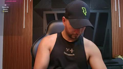  L O R E N Z O  Thumbs Up help  online show from 23, 4, 2026