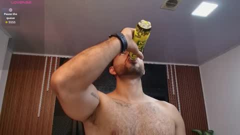  L O R E N Z O  Thumbs Up help  online show from 24, 4, 2026