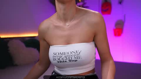 Snapshot of lorettelorenaa chatting on 27, 10, 2025 LoretteLorena online show from 27, 10, 2025