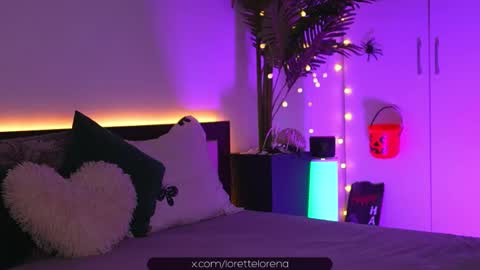 Snapshot of lorettelorenaa chatting on 28, 10, 2025 LoretteLorena online show from 28, 10, 2025