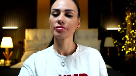 LoretteLorena online show from 11, 7, 2026