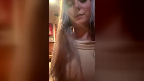 Snapshot of lorikane chatting on 21, 12, 2025 Lorelai Kane online show from 21, 12, 2025