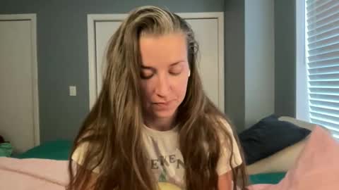 lothlori online show from 28, 4, 2026