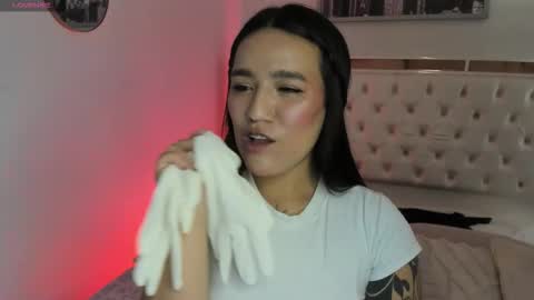 lottie_fox online show from 7, 1, 2026