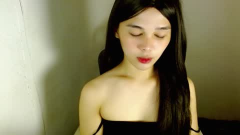 Snapshot of louilalicious chatting on 17, 12, 2025 louilalicious online show from 17, 12, 2025