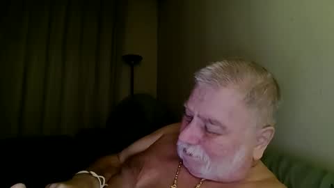 louis_chokdee online show from 8, 11, 2025