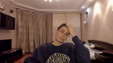 Snapshot of louis_preston chatting on 15, 12, 2024 Mark online show from 15, 12, 2024