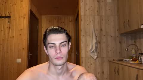 Snapshot of louis_preston chatting on 6, 1, 2026 Mark online show from 6, 1, 2026