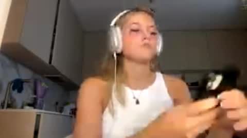 Eliza online show from 25, 2, 2026