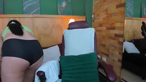 Snapshot of lourenfox chatting on 30, 11, 2025 Louren Fox online show from 30, 11, 2025