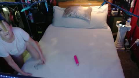 Snapshot of love2shareletsplay chatting on 22, 2, 2026 love2shareletsplay online show from 22, 2, 2026