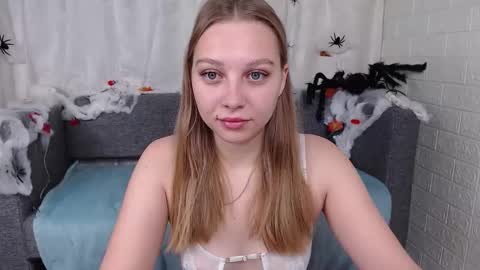 love bella  online show from 27, 10, 2025