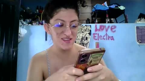 Snapshot of love_electra chatting on 19, 1, 2026 love_electra online show from 19, 1, 2026