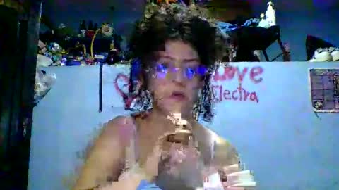 Snapshot of love_electra chatting on 2, 2, 2026 love_electra online show from 2, 2, 2026