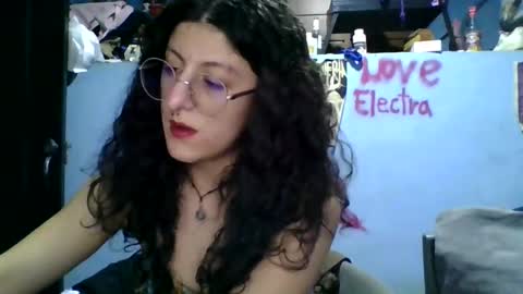 Snapshot of love_electra chatting on 17, 3, 2026 love_electra online show from 17, 3, 2026