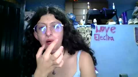 Snapshot of love_electra chatting on 20, 3, 2026 love_electra online show from 20, 3, 2026