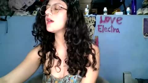 Snapshot of love_electra chatting on 23, 3, 2026 love_electra online show from 23, 3, 2026