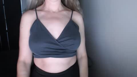 LoVe On  online show from 24, 11, 2025